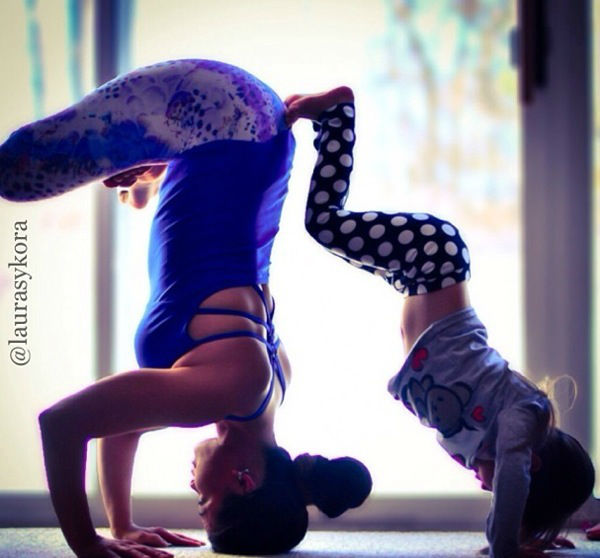 Mother-and-Daughter-Yoga-06