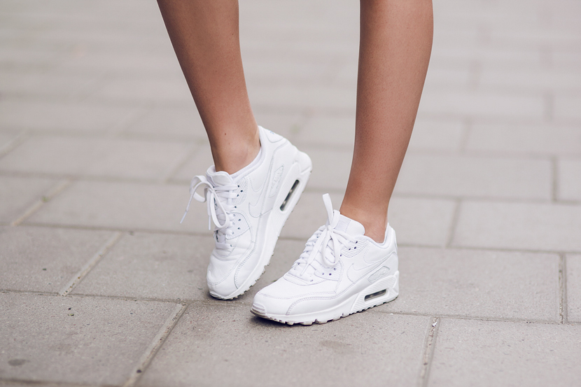 NIKE Women's WMNS Air Max 90 Ultra SE .com