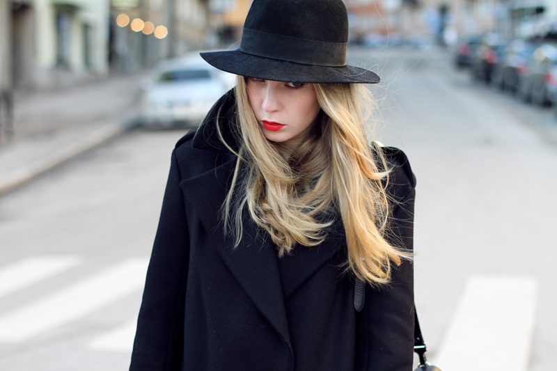 carolina-engman-zara-hat